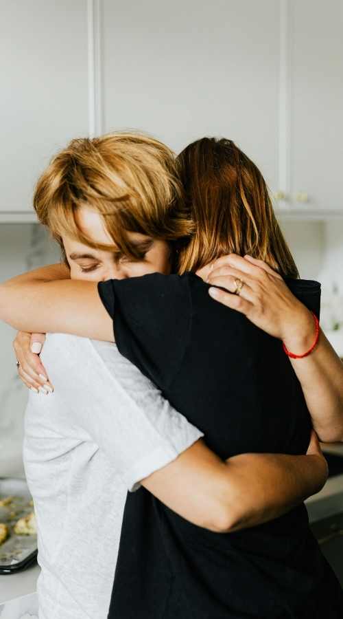 Couples Therapy two people hugging